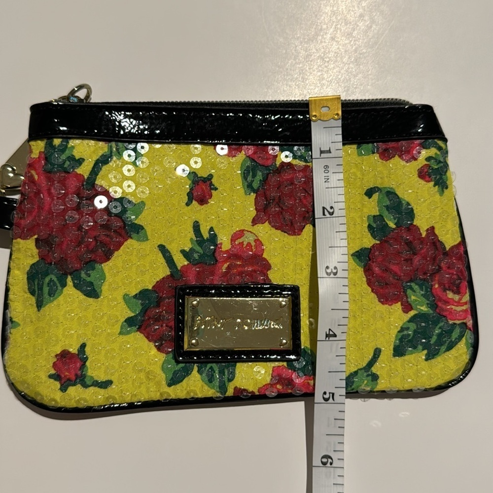 Betsey Johnson Twinkle Toes‎ Wristlet - Sequins - Yellow with Red Roses - Picture 8 of 9